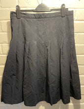 Load image into Gallery viewer, Pre-Loved Navy Stitch Down Pleat Skirt